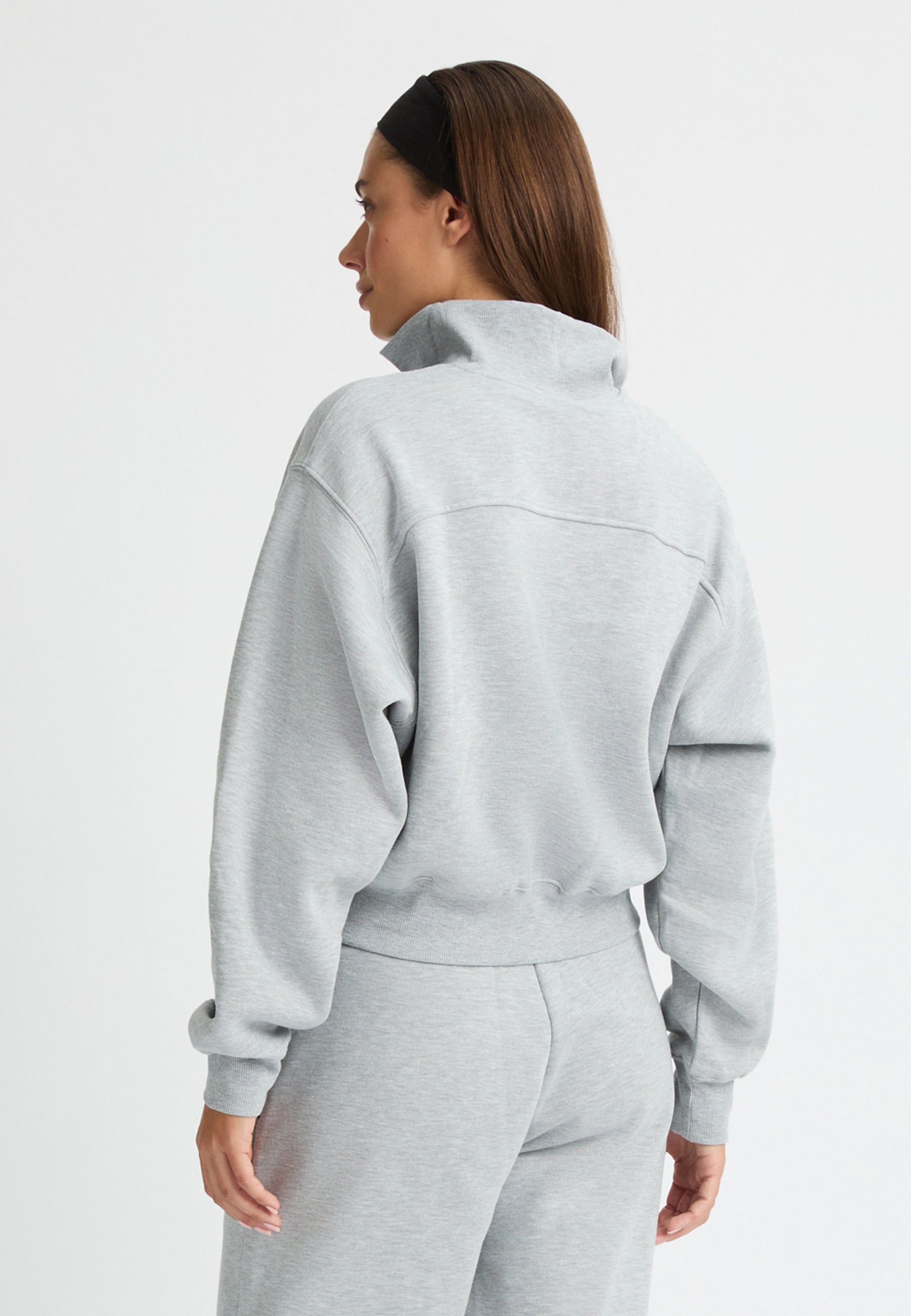 Röhnisch Soft Sweat Half Zip Grey Melange baksida med modell