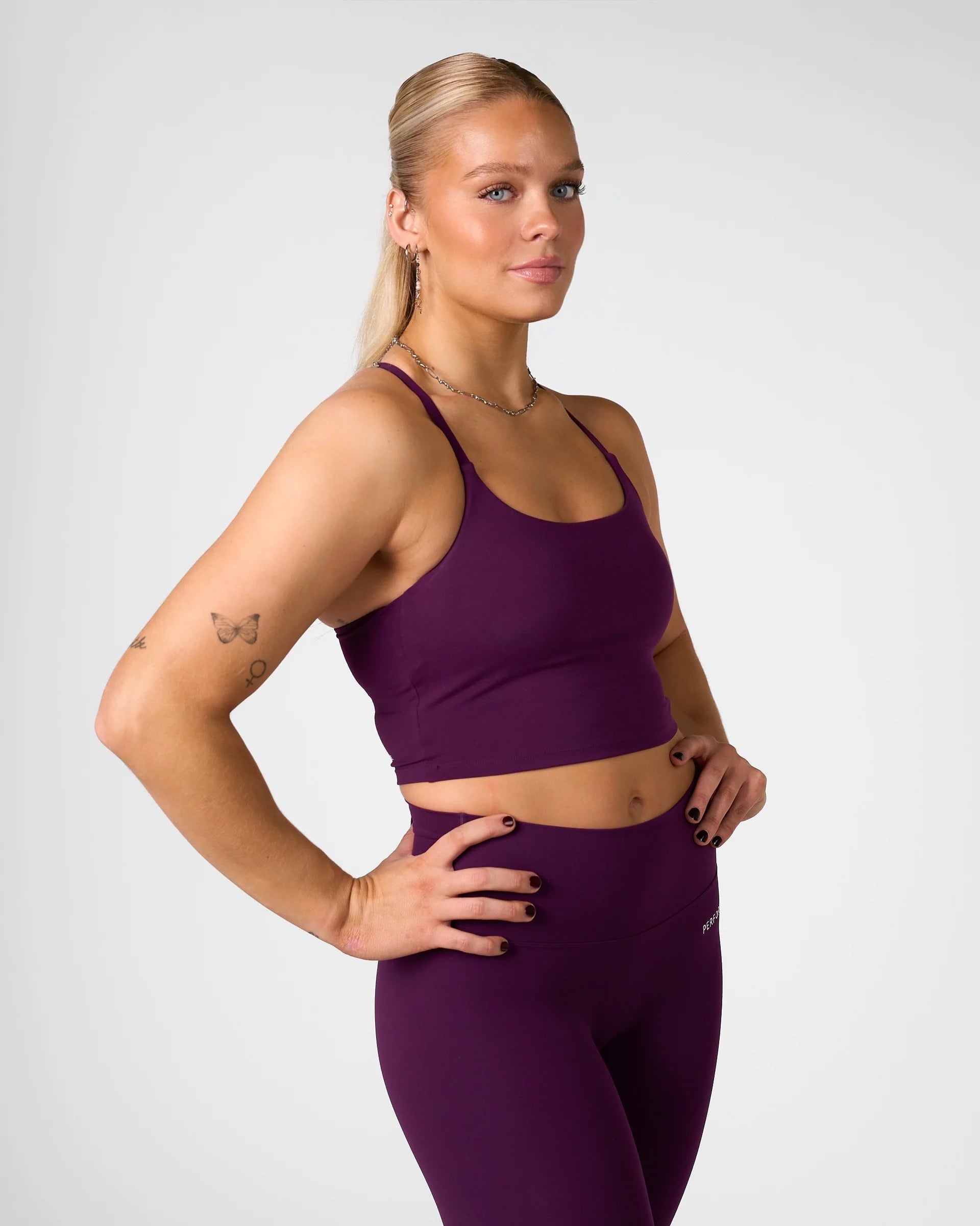 RX Performance Isabel Crop Top Deep Plum med inbyggd bh