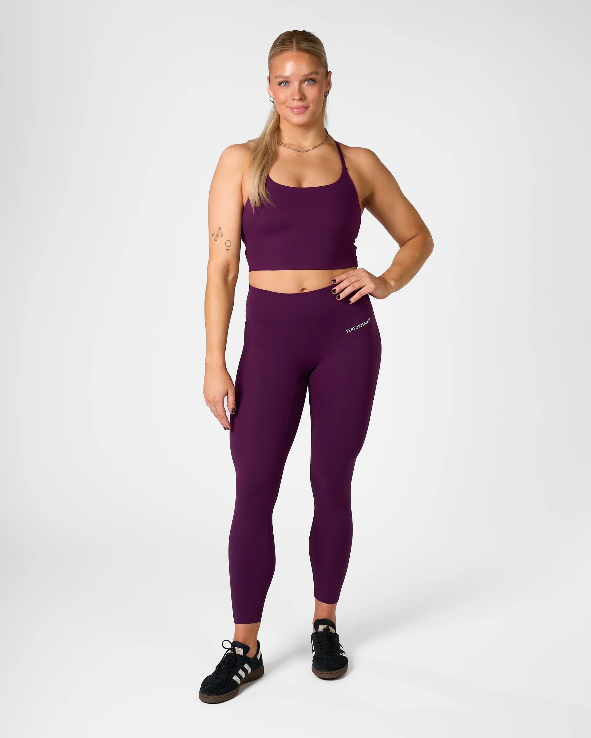 RX Performance Isabel Crop Top Deep Plum under träning