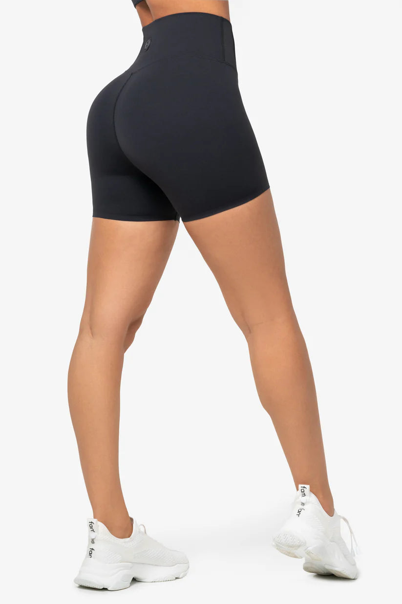 FAMME Softy Shorts Svart – Träningstights Shorts