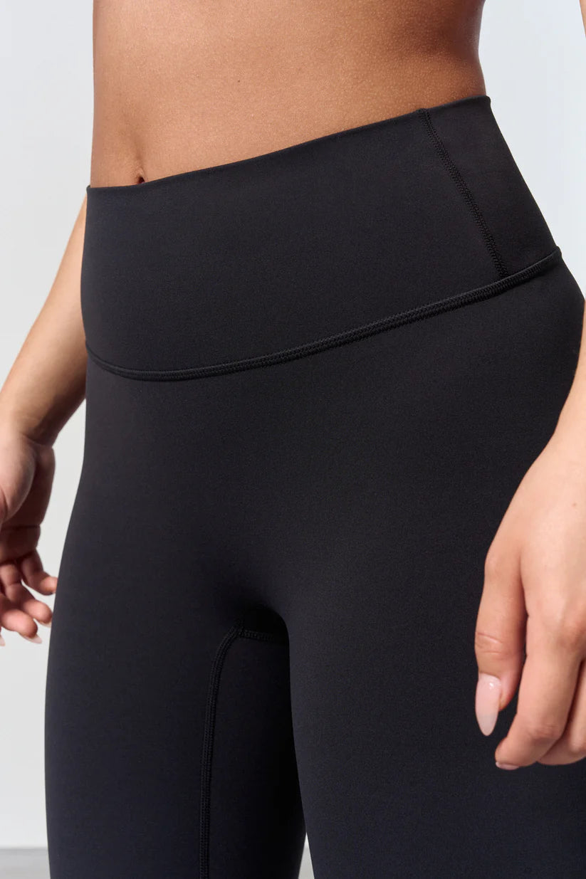 FAMME Softy Capri Tights Svart - Träningstights 3/4