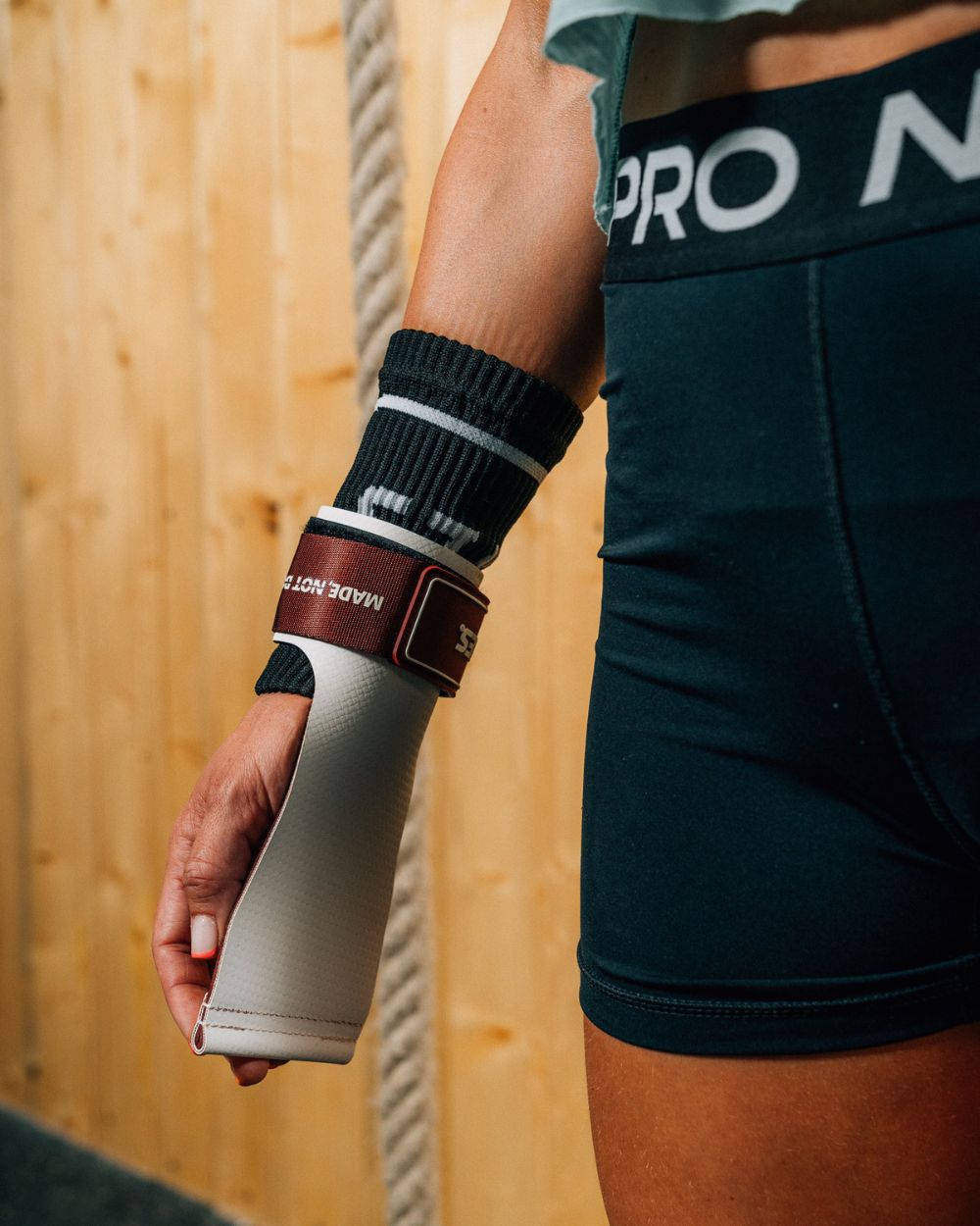 Velites Quad Ultra grips vit användning i gym